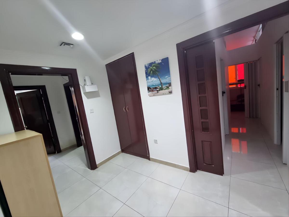 Corniche Street - Superb Lovely Room 아부다비 외부 사진