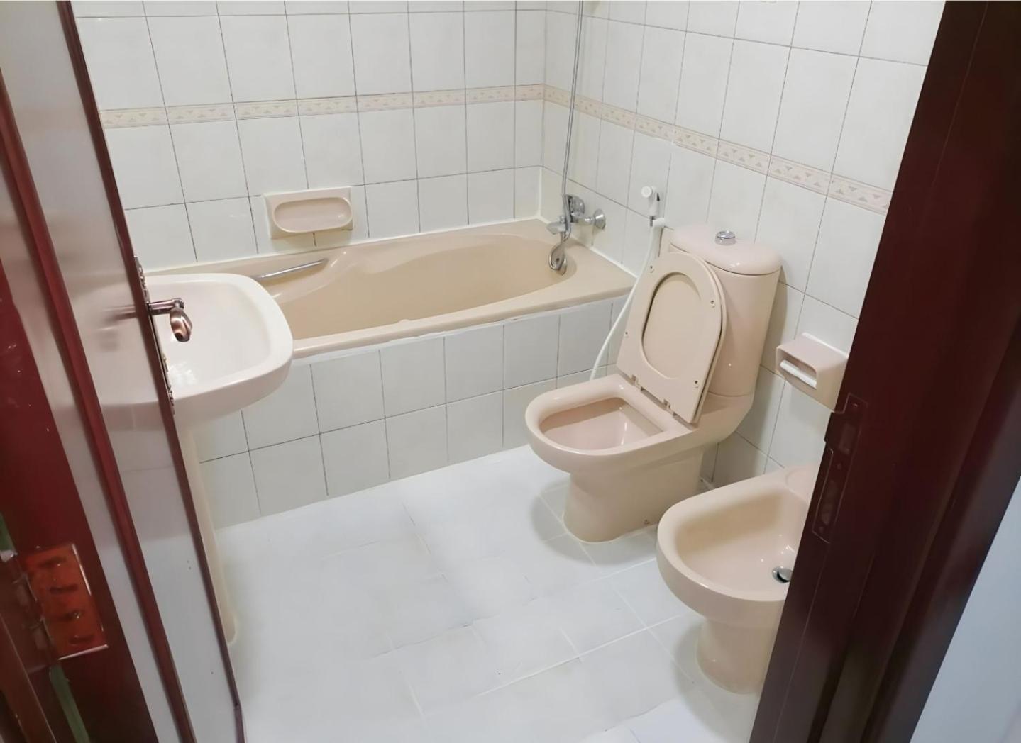 Corniche Street - Superb Lovely Room 아부다비 외부 사진