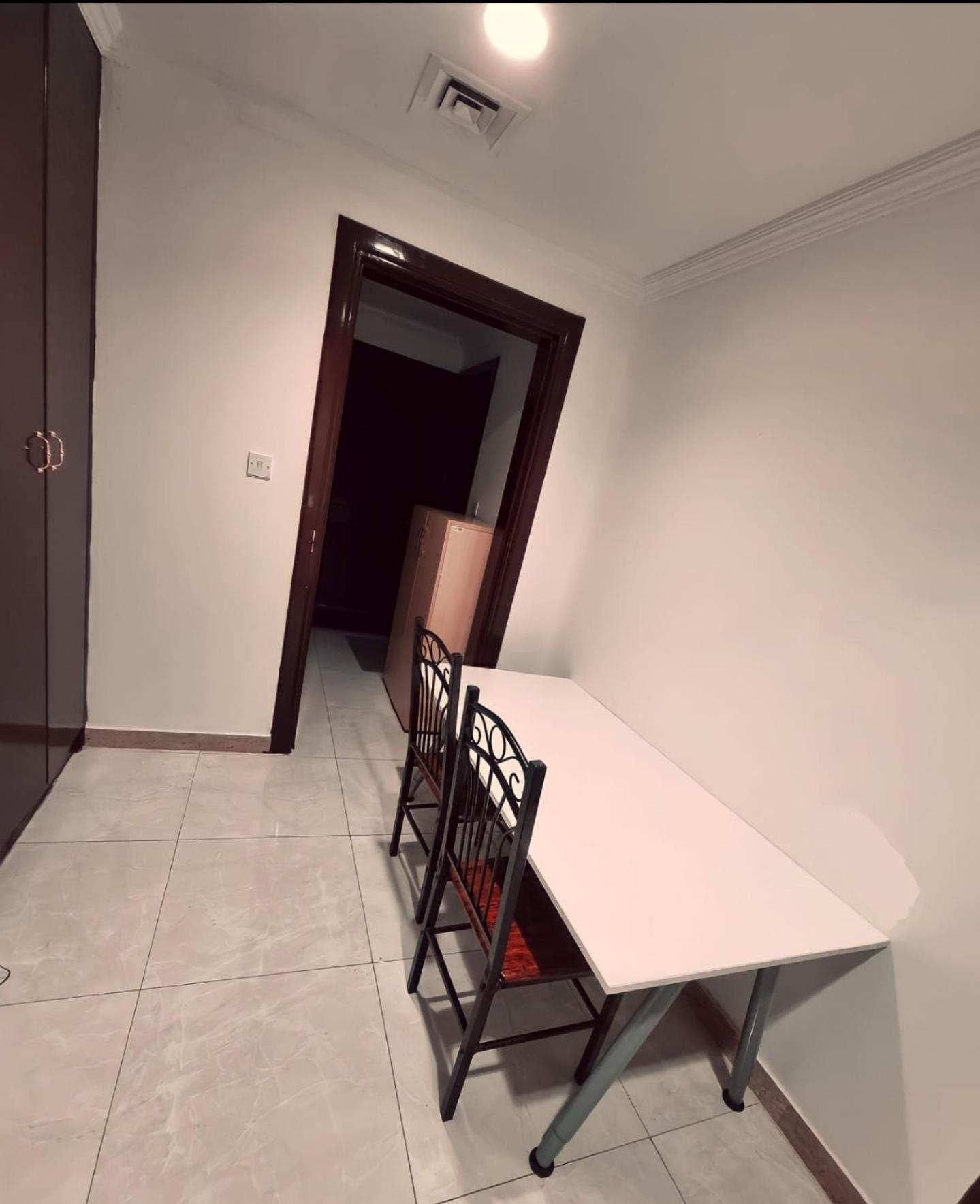 Corniche Street - Superb Lovely Room 아부다비 외부 사진